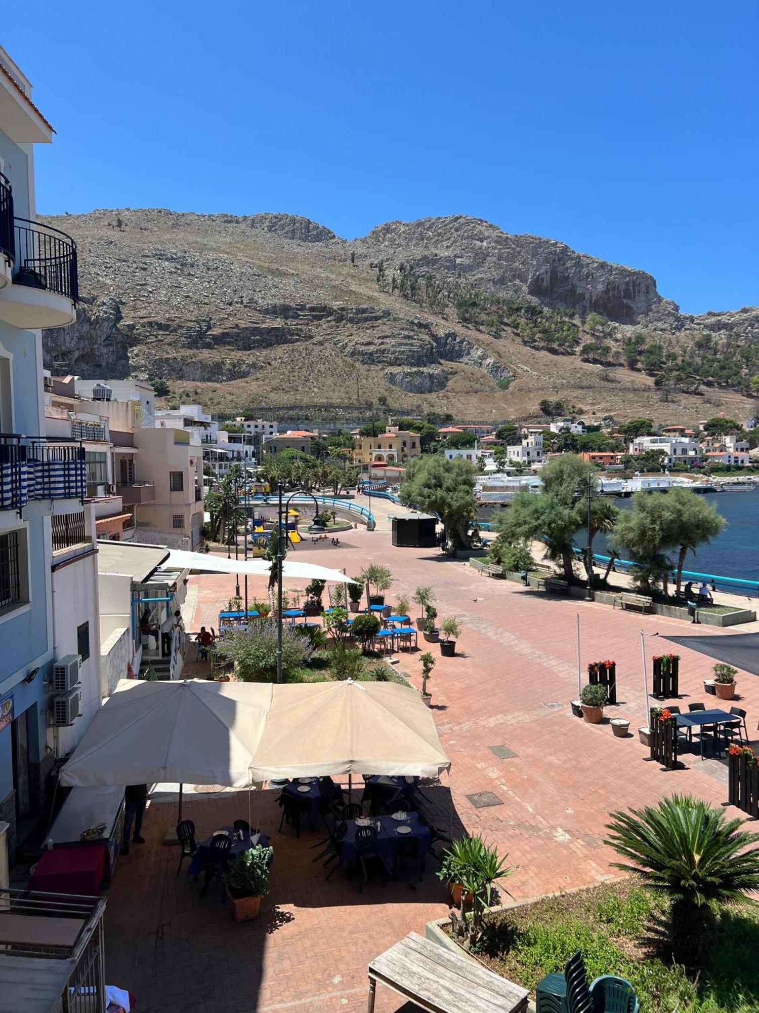 La Piazzetta A Mare Holiday House Sferracavallo Eksteriør bilde