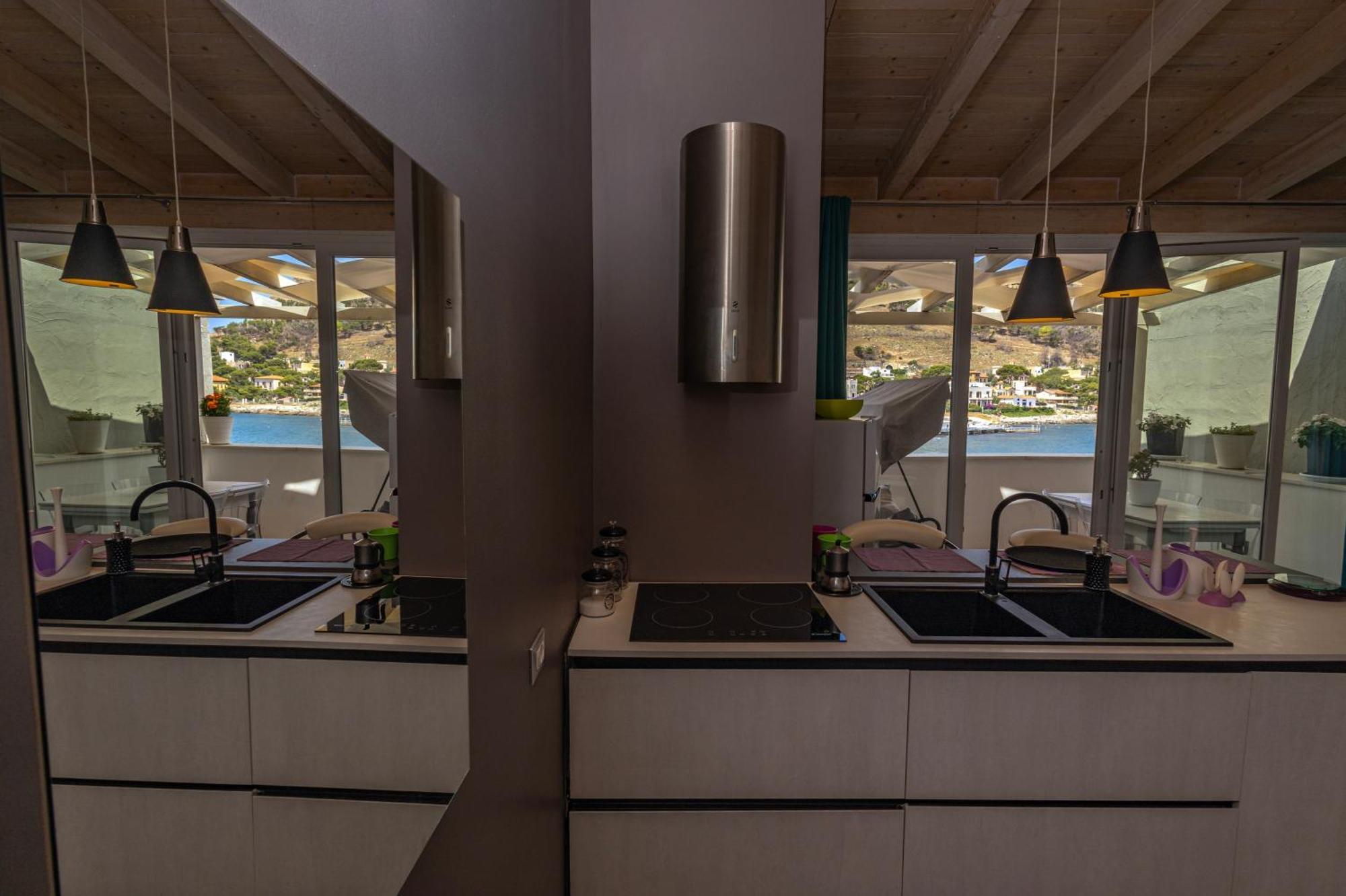 La Piazzetta A Mare Holiday House Sferracavallo Eksteriør bilde