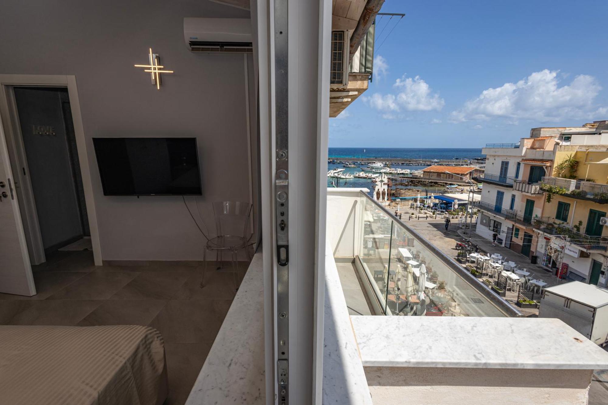 La Piazzetta A Mare Holiday House Sferracavallo Eksteriør bilde