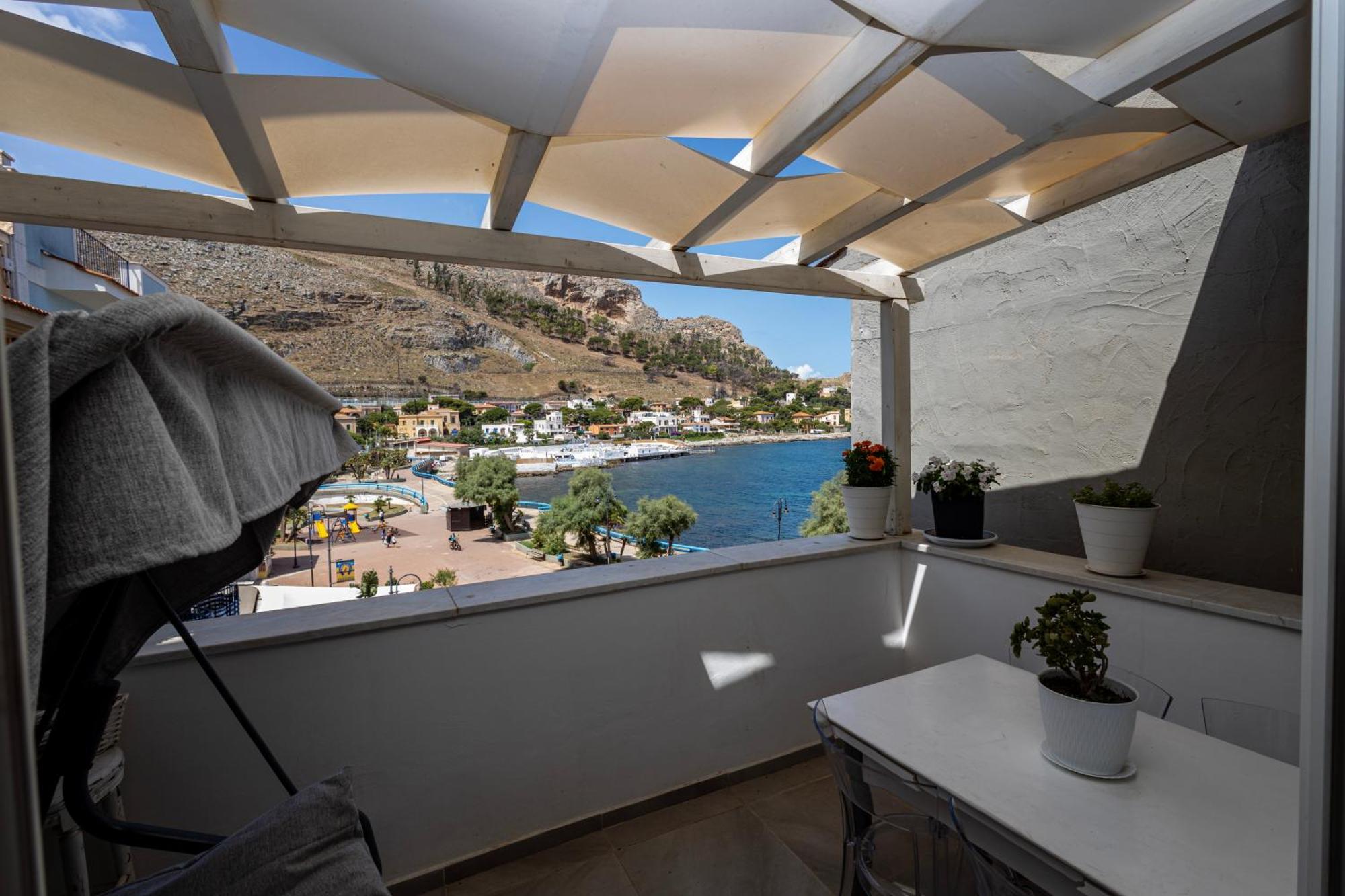 La Piazzetta A Mare Holiday House Sferracavallo Eksteriør bilde